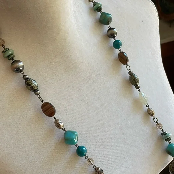 Long unique Premier Designs Necklace with very unique beads - Picture 8 of 11